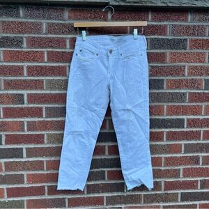 Levi’s Denizen White Low-Rise Straight Crop Denim Jeans